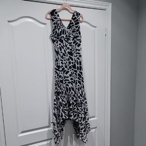Black and White Asymmetrical Sheath Dress V-Neck Sleeveless